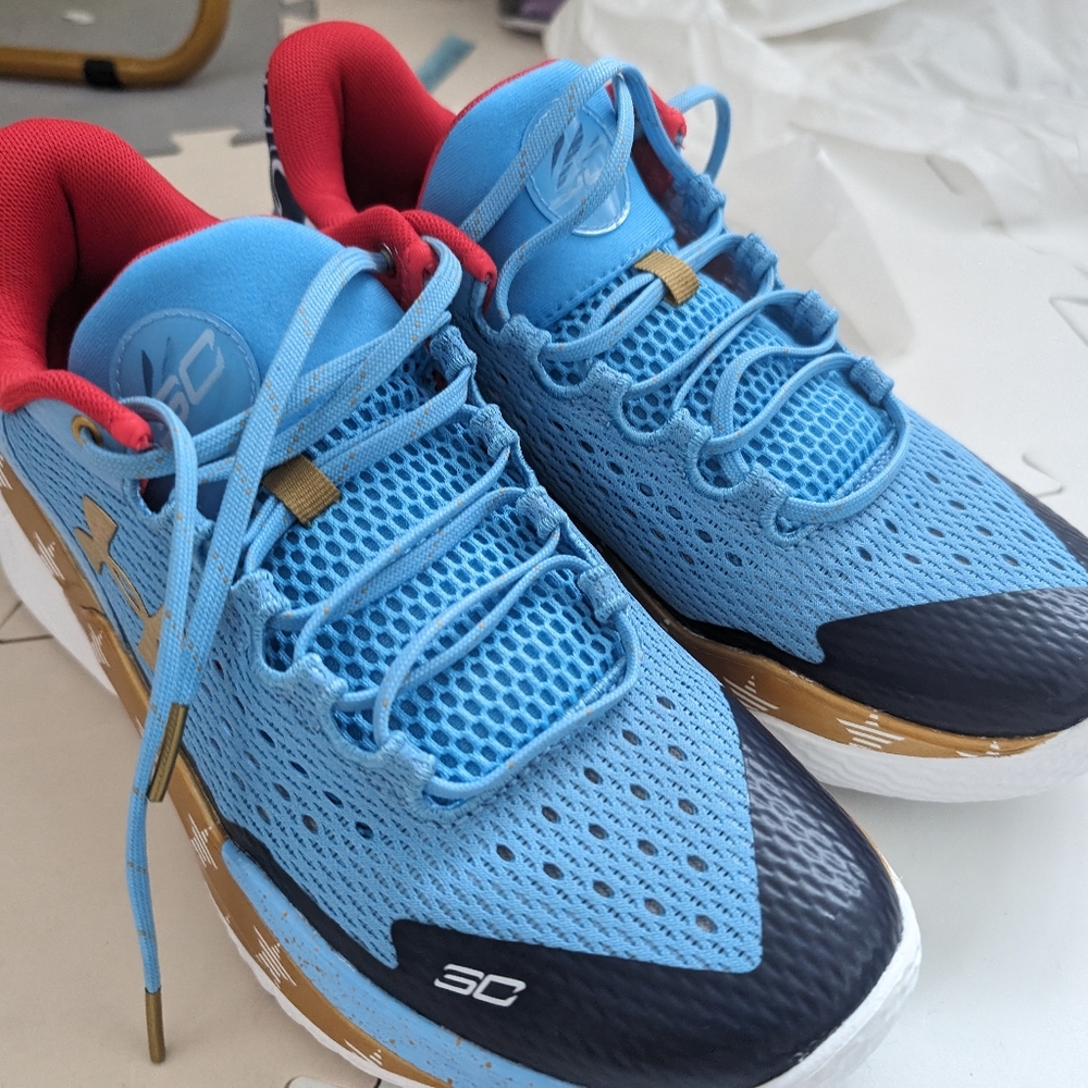 UA curry 2 low flotro New sz 9